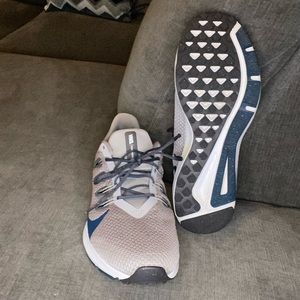 New NIB Nike Quest 2 Men Sneakers C13787-006